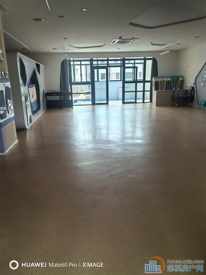 市区办公楼出租三楼四楼共3000平精装