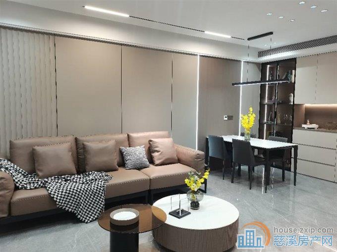 新潮塘南苑精装89平车位一间储藏室