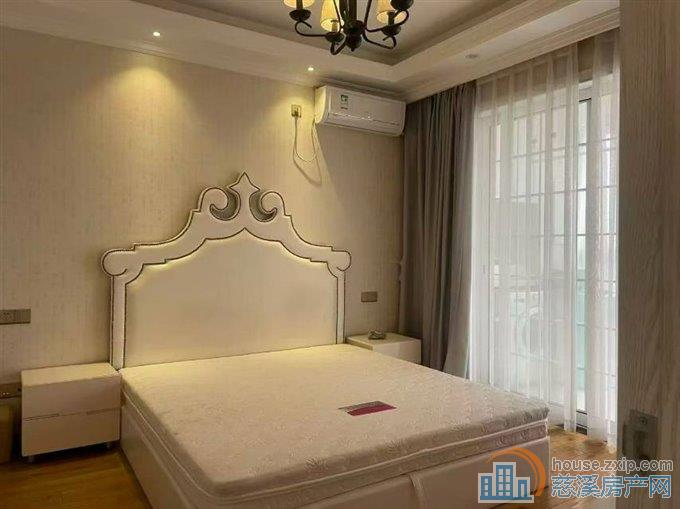 双和家苑中间层带车位杂物间精装新