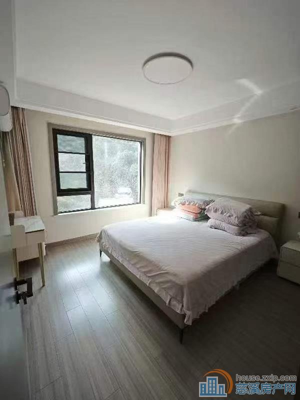 银杏小镇悦堂府127平新精装138.8万