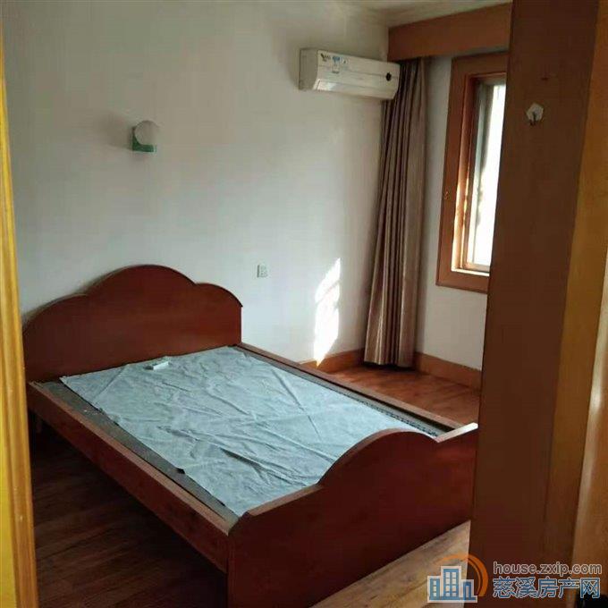 孙塘新村四楼155平简装四室二卫2300