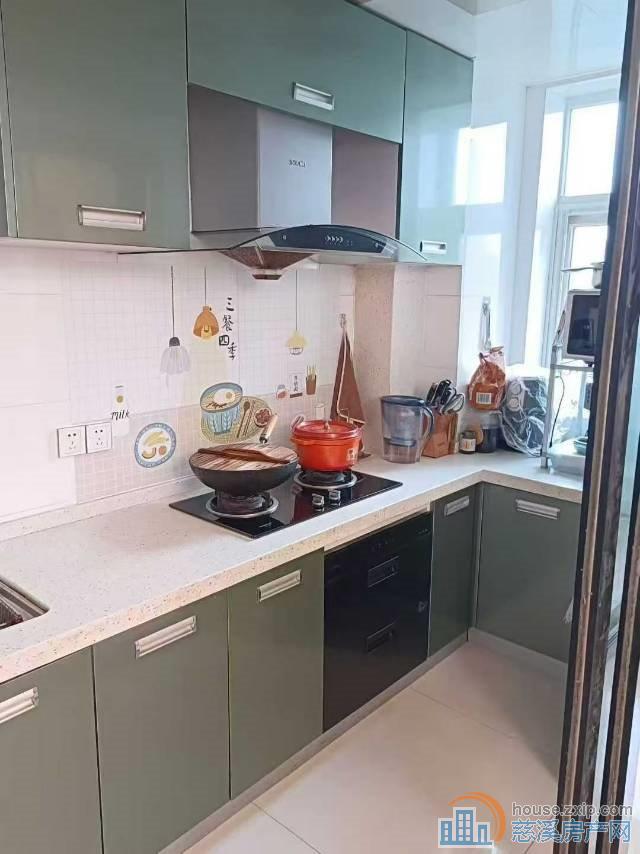 东方明珠恒温楼138平精装大车位138万