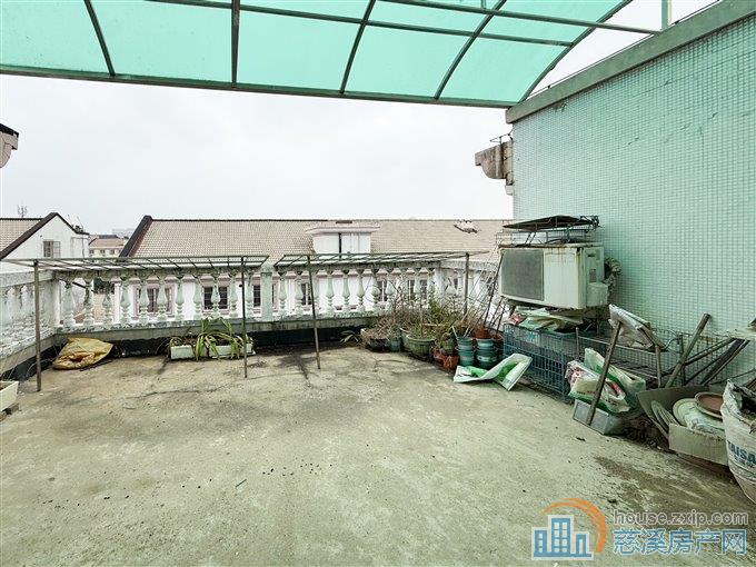 白云公寓 大露台 买一层送一层