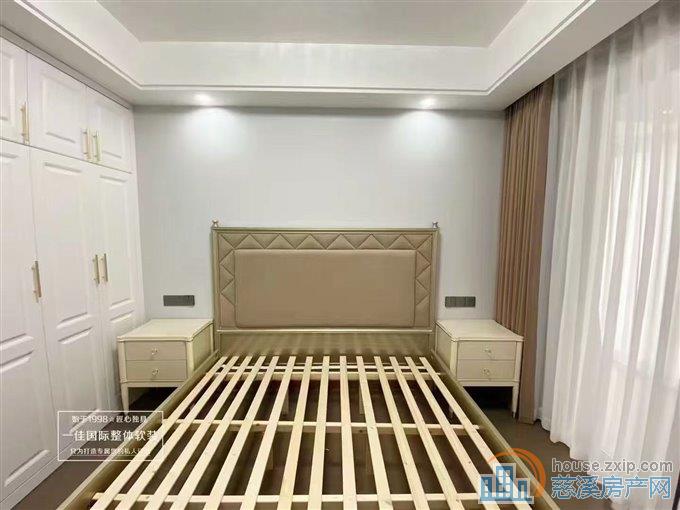 急卖珑玥府带车位4室精装修电梯洋房