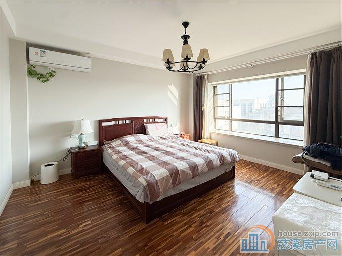 白金湾 全天采光 精装 品牌家具家电