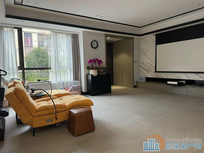 复地御溪雅苑二期 豪装 车位花园160平