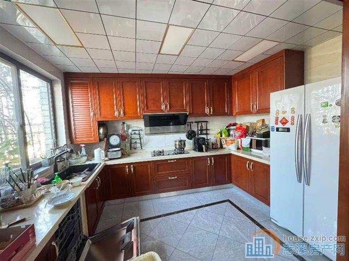 时代华都顶复220三室各带衣帽间220万