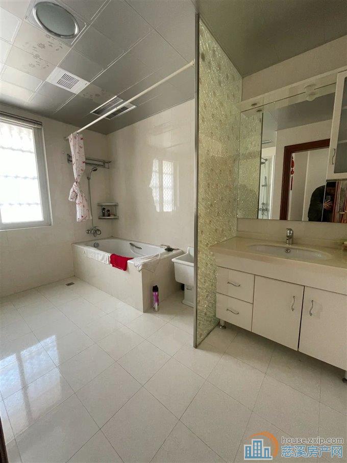 欧景苑叠墅 196平方 带上下大露台