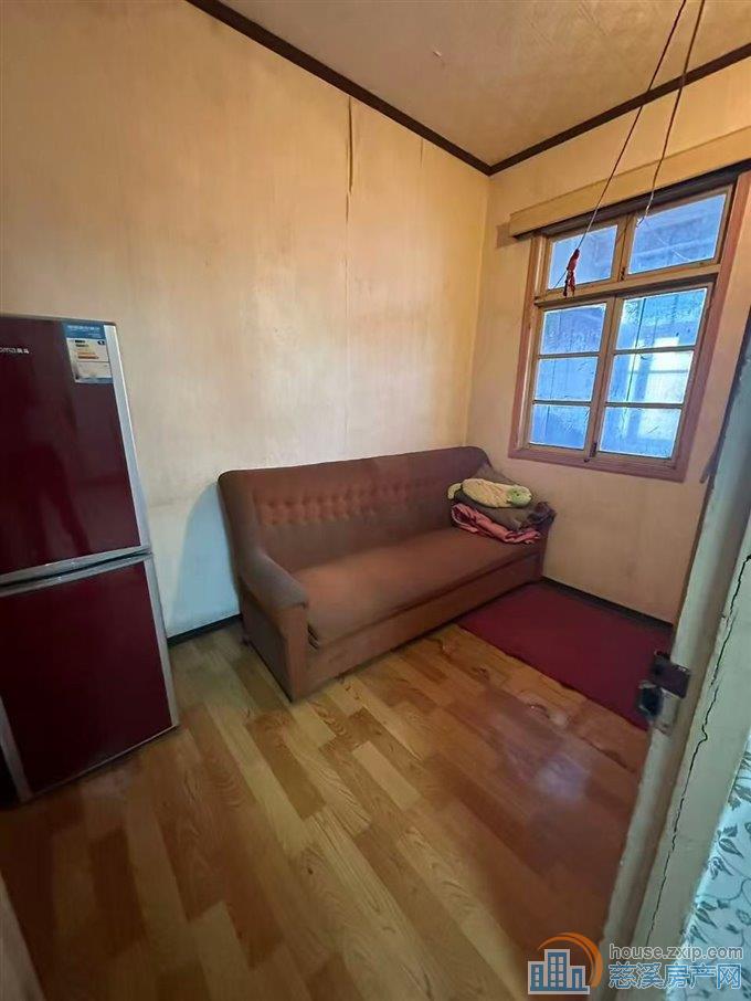 金山西区68.17平+阁楼5楼46.6万