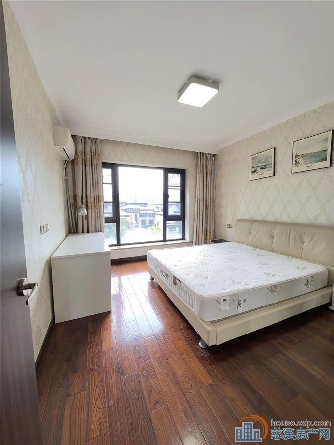 金地鸿悦156平,精装修220万