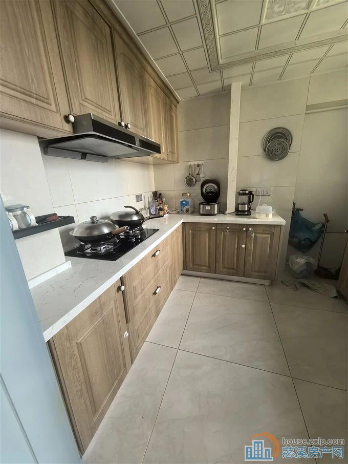 天悦湾花苑 豪装196平238万楼.王位