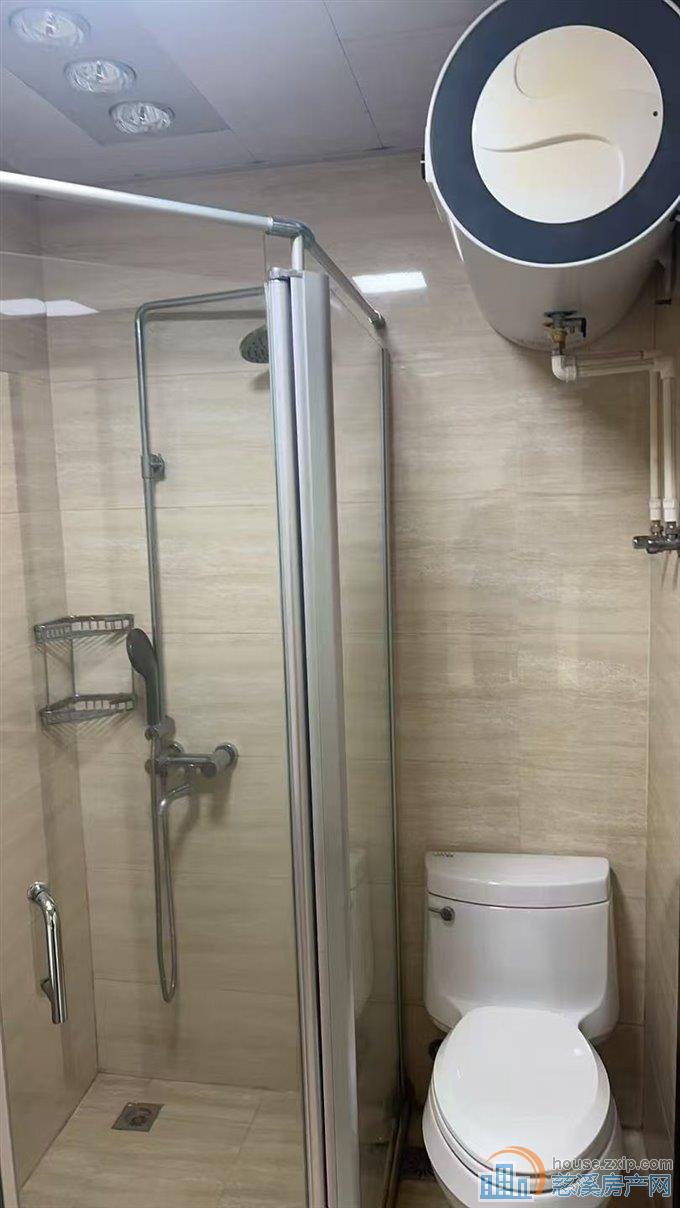 和润公寓全新装修1700元