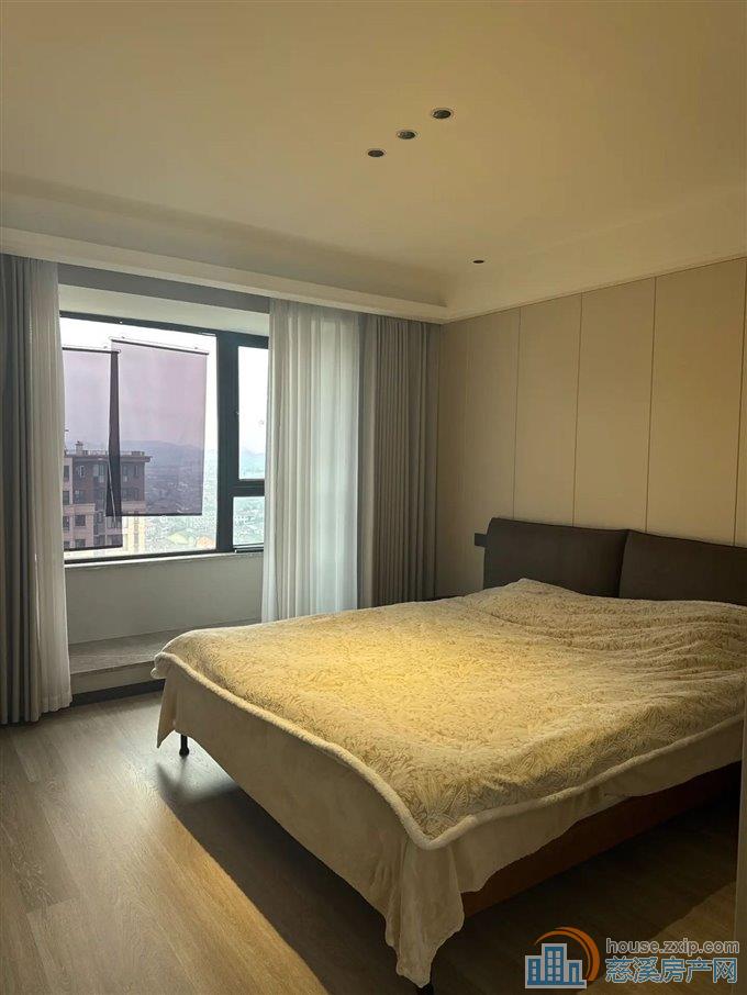 青樾府 168平210万 精装送车位