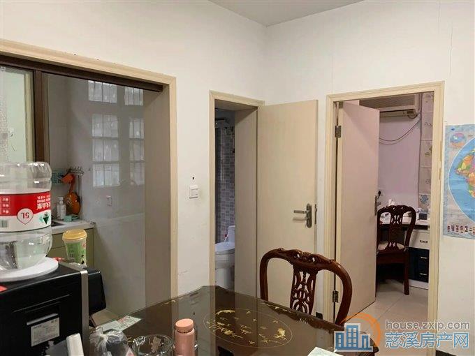 城东新村58平105万东边套