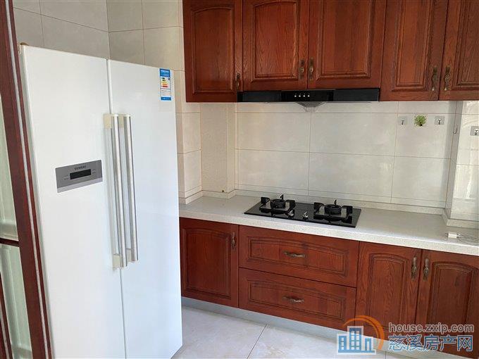 嘉景园142平豪华装修三室二卫4800元