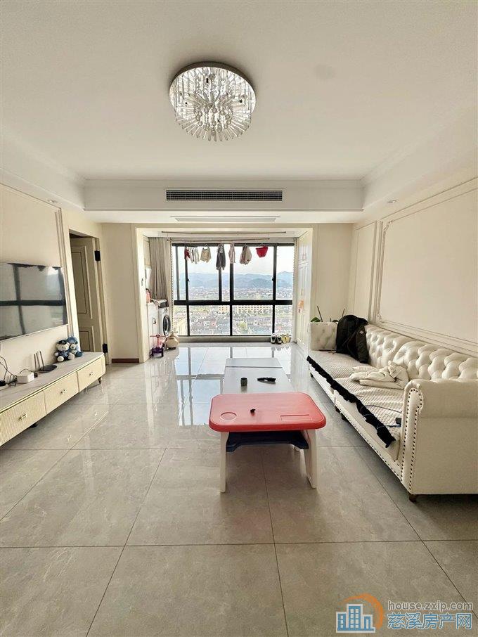 凤鸣梧桐府143平158万精装修