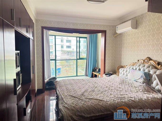 宁都华庭精装四室二卫2800元/月