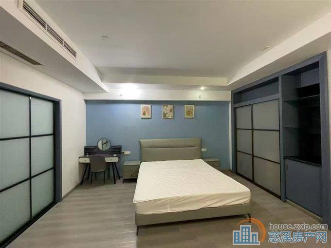 特价中央大厦南楼58平精装北26.6万