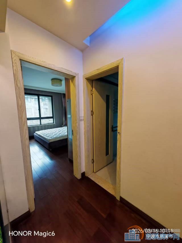 城市桃源电梯90平2室1开放书房精装