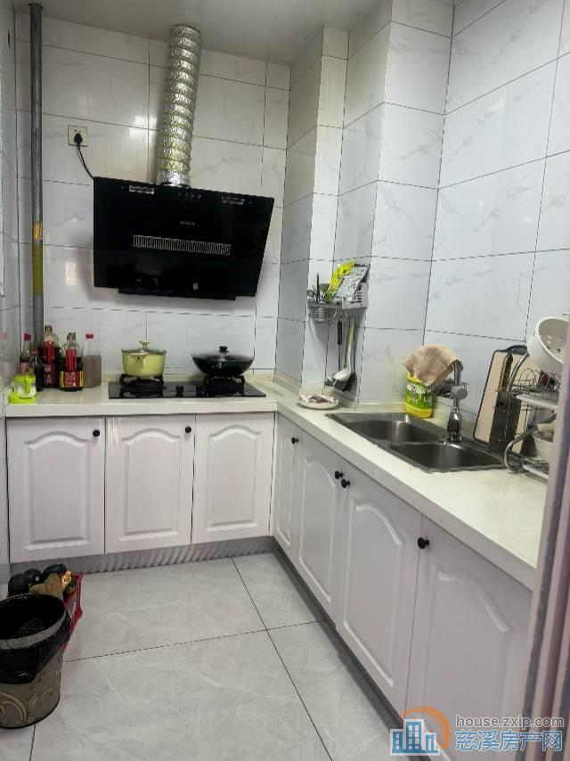 新潮塘87平好楼层精装带车位明年可读书