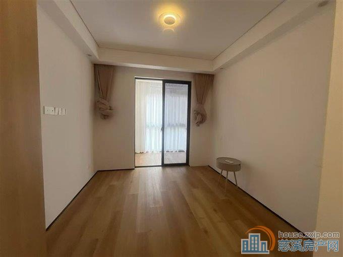 珑玥府112平精装修朝南满两年192万