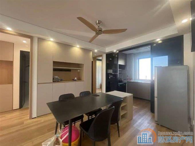 珑玥府112平精装修朝南满两年192万