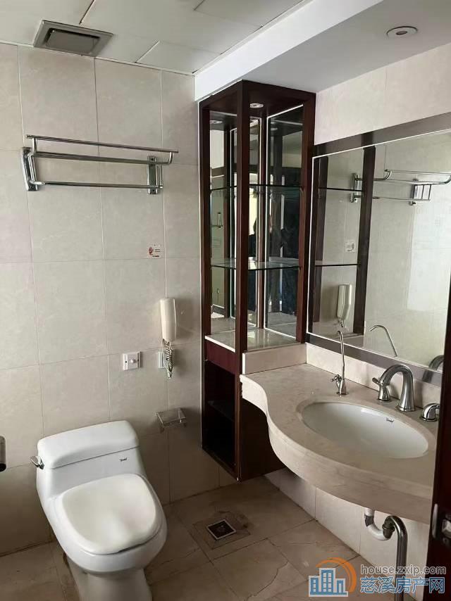 波斯曼朝南45.2平方精装98万满2年