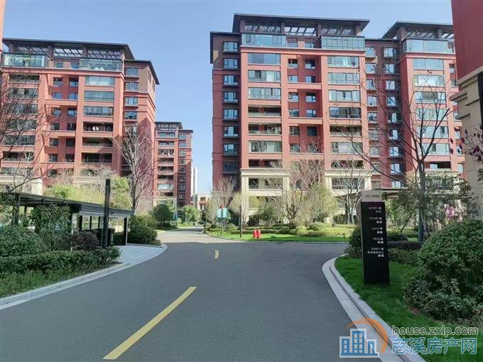 紫荆府  三室  123平188万   