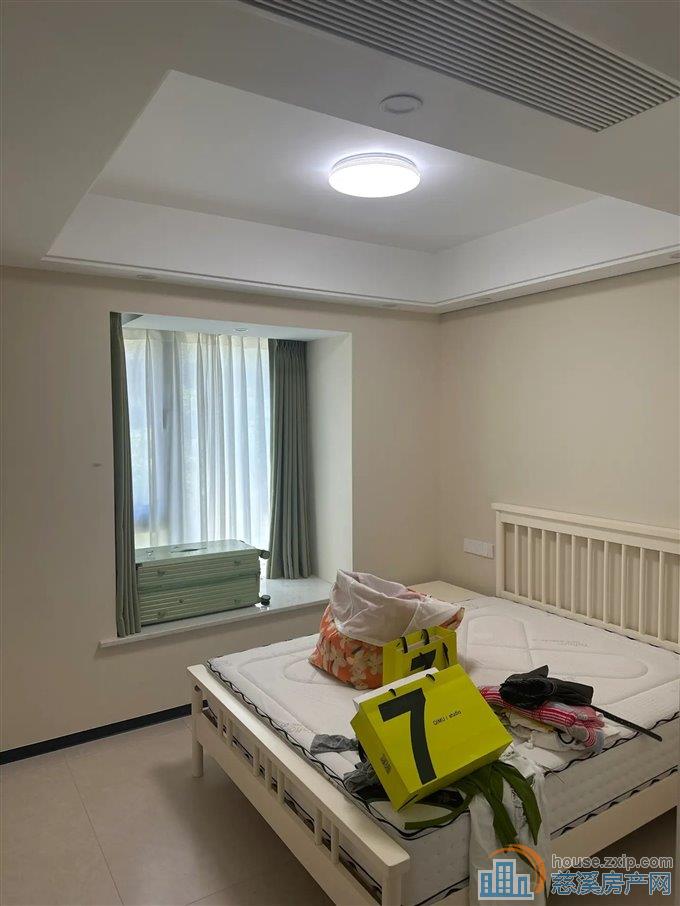 蔚蓝云图花苑   精装20万 11层洋房