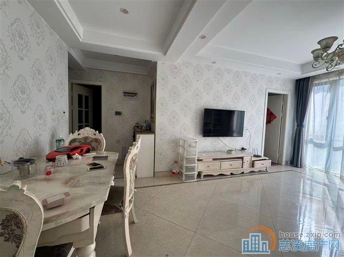 界牌 新村小区 90平 三间朝南 精装