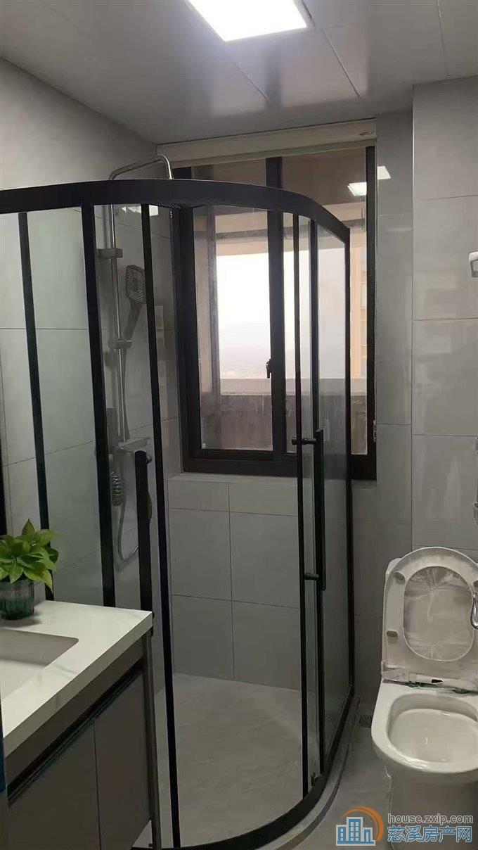 观湖家苑2室精装125万