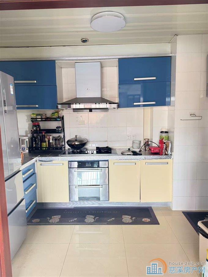 宁都华庭精装四室二卫2800元/月