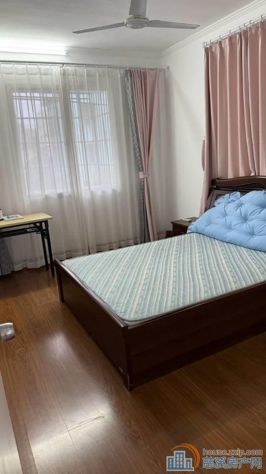 城东新村2楼57平精装108万直