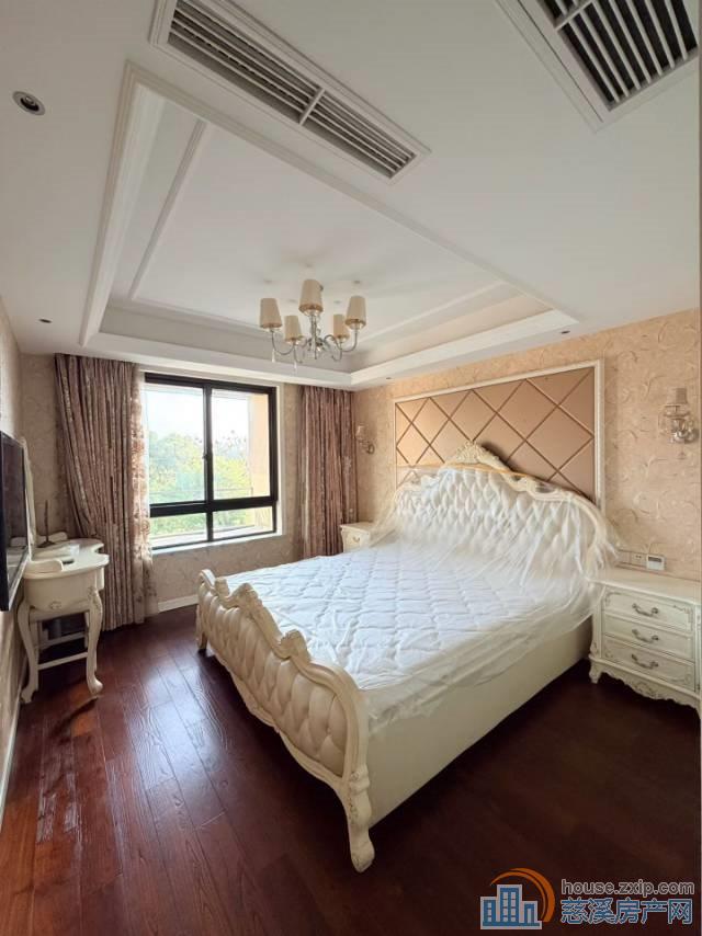 城市桃源 二室 有车位 拎包入住