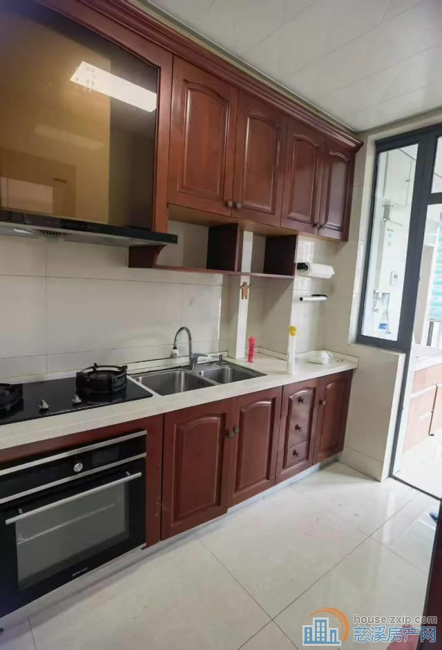 鸣北小区南区146平 自住精装145万