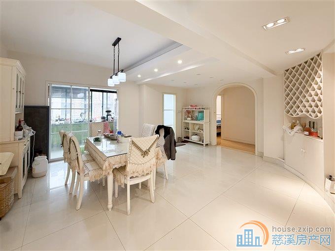 天和家园 精装136平方126万带车位