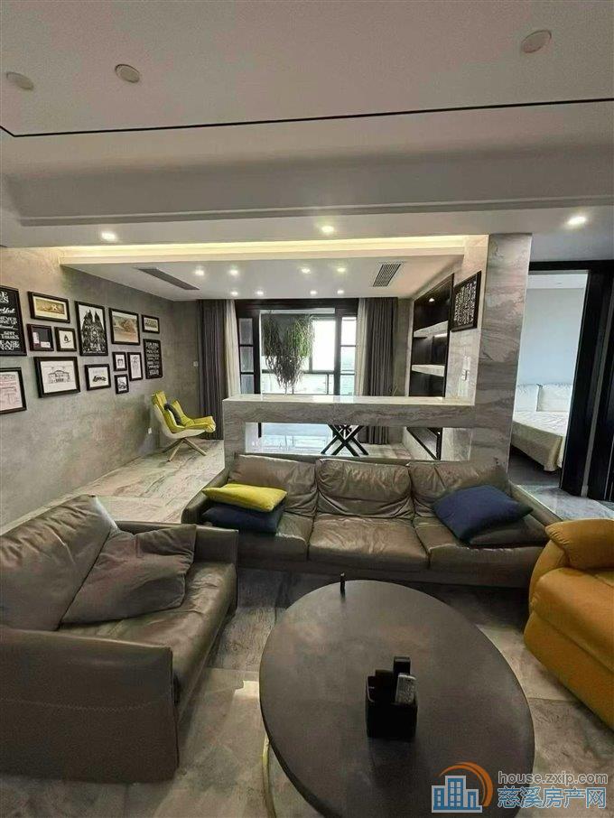 保利二期天悦湾196平豪装208万