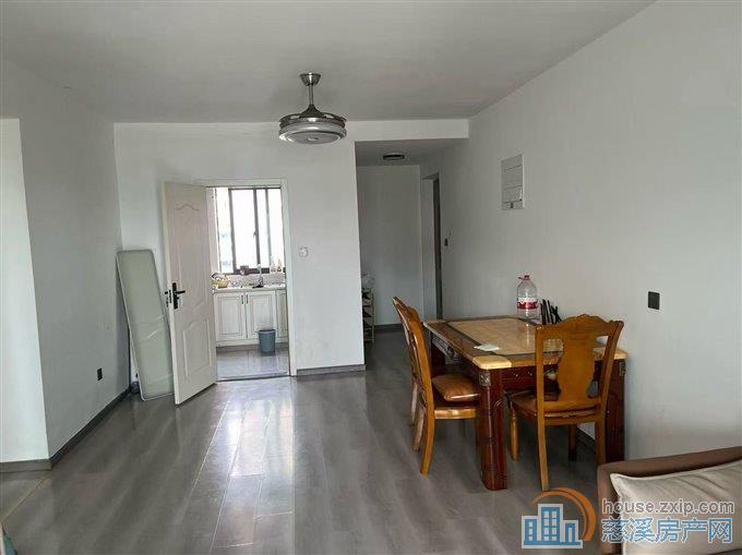 誉林府精装三室二卫2600元/月