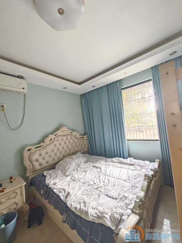 界牌新村ZUI高5楼一楼132平125万