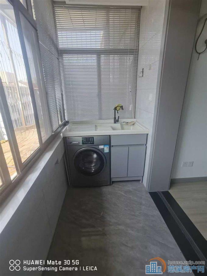 金山新村两室精装修1800直接房源钥匙在