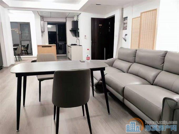 蔚蓝云图85平两室两厅精装2500元