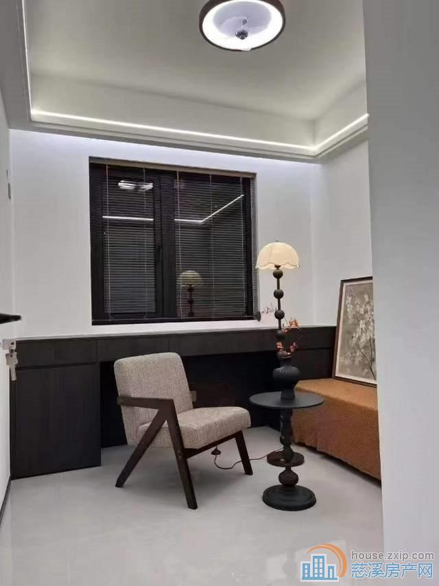 蔚蓝云图115平4室豪装149.6万