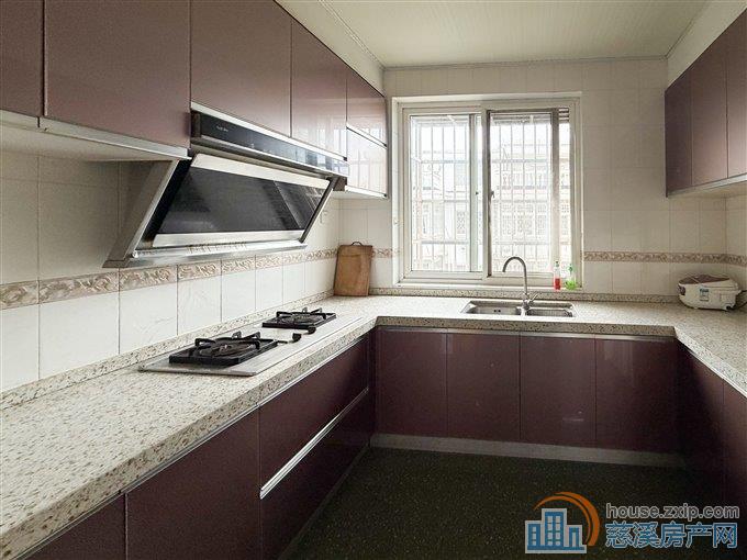 白云公寓 大露台 买一层送一层