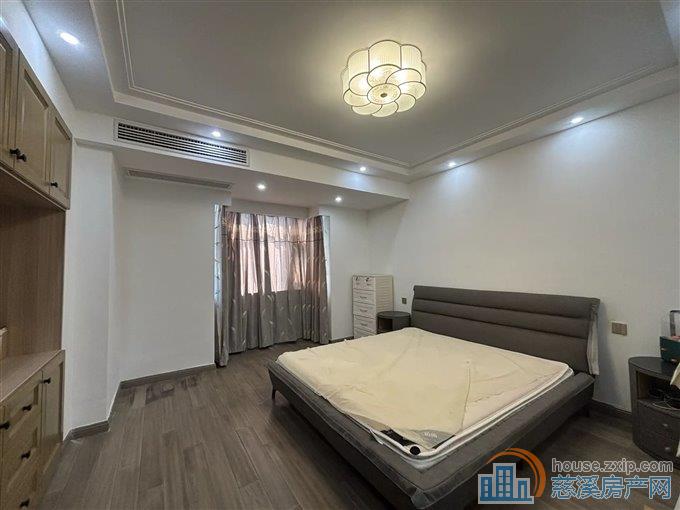 美华银桂苑137平158万送车位