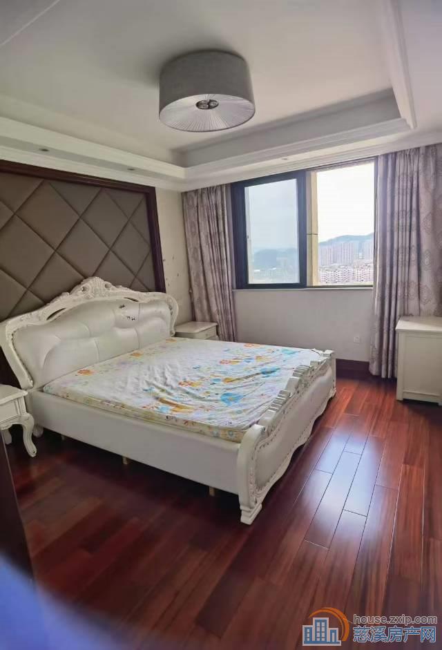 鸣北小区南区146平 自住精装145万