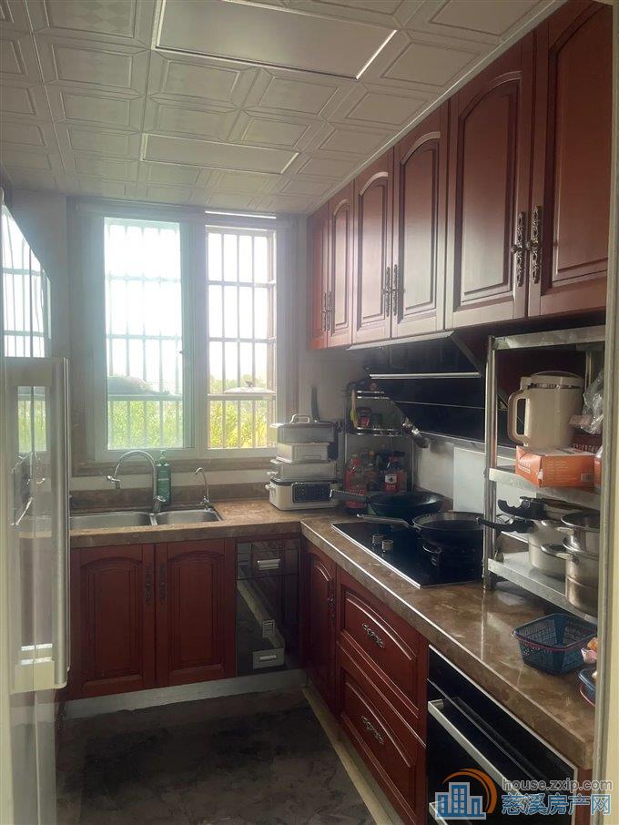 舜韵华庭115平70万送18平车库