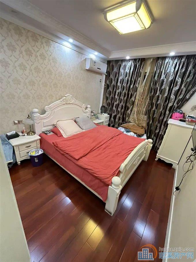 茜苑新村 精装修70平方125万 无在读