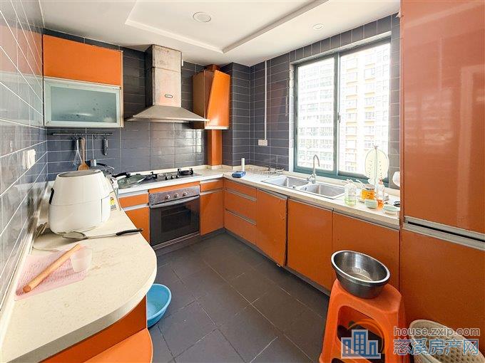 东方明珠城178平162万送双车位