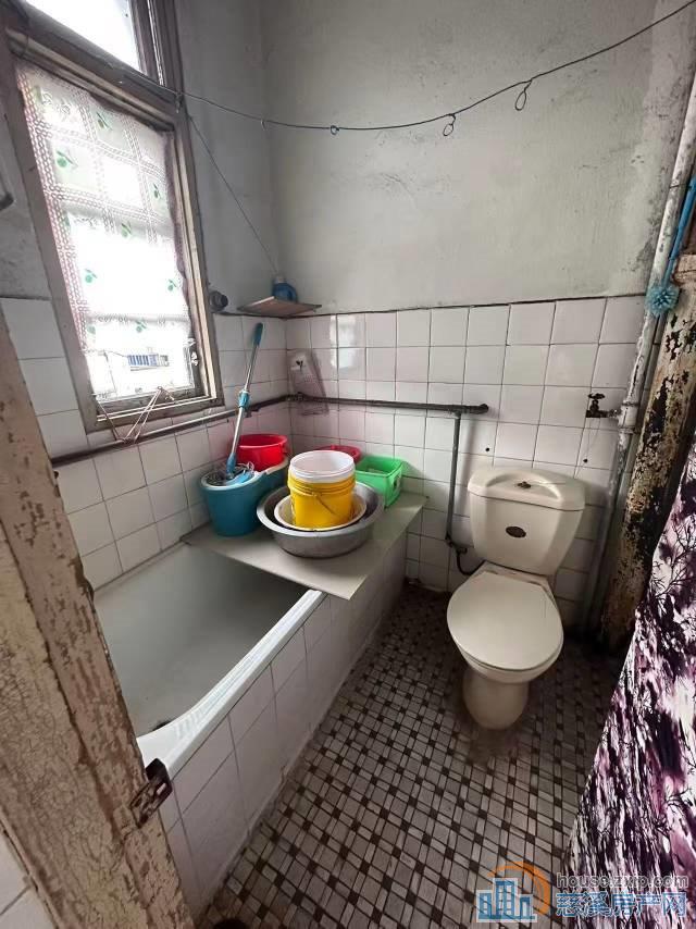 金山西区68.17平+阁楼5楼46.6万