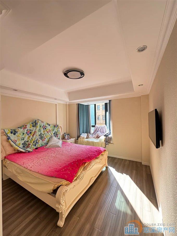 金色港湾小区 洋房 精装 带车位 中庭位